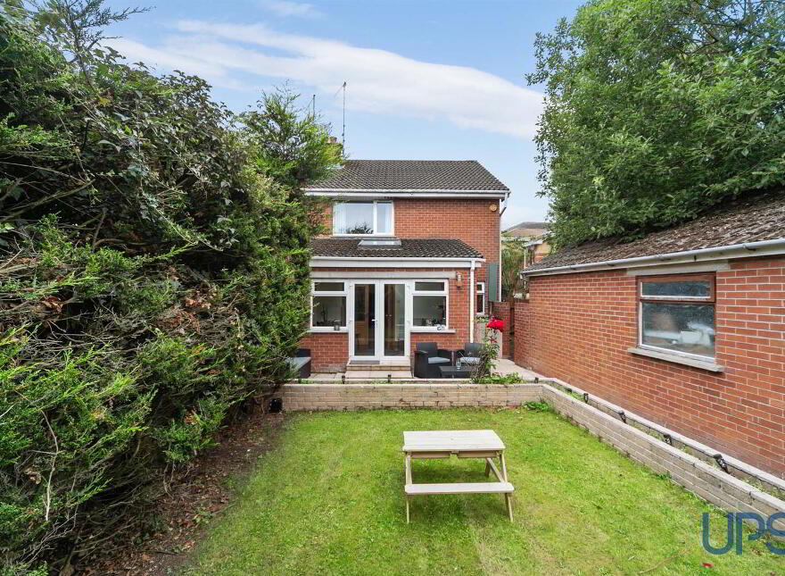 42c Cloona Park, Dunmurry, Belfast, BT17 0HQ