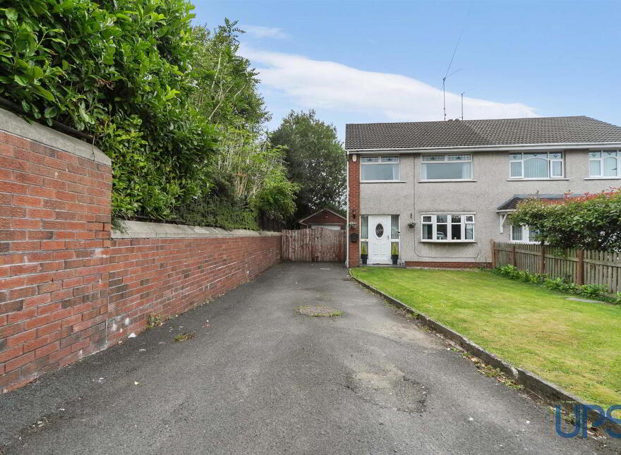 42c Cloona Park, Dunmurry, Belfast, BT17 0HQ