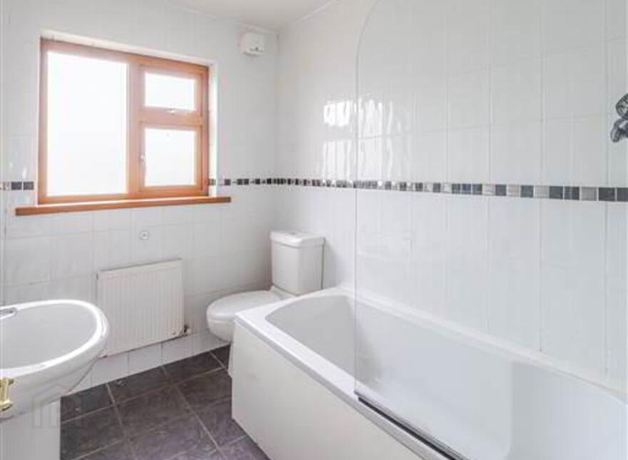 22 Fr Angelus Park, Westport, F28FA33