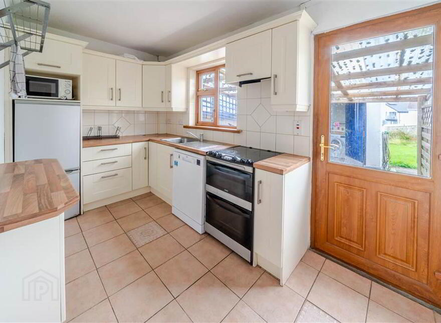 22 Fr Angelus Park, Westport, F28FA33