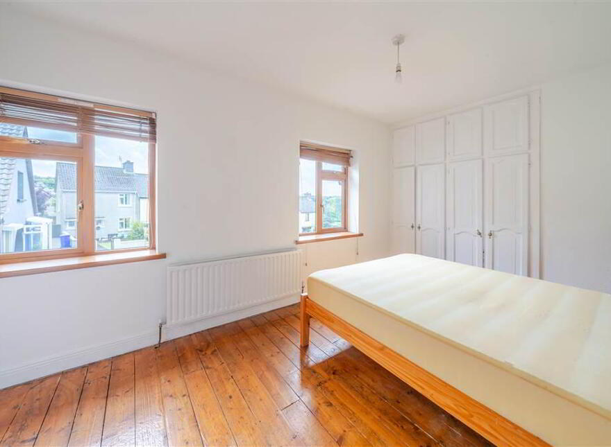 22 Fr Angelus Park, Westport, F28FA33