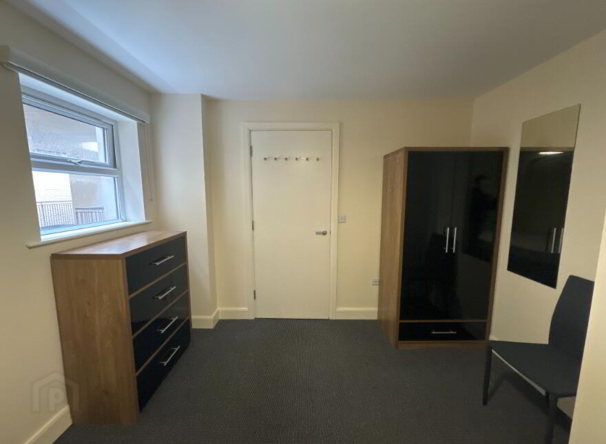 810 College Court Central, 56 King Street, Belfast, BT1 6BZ