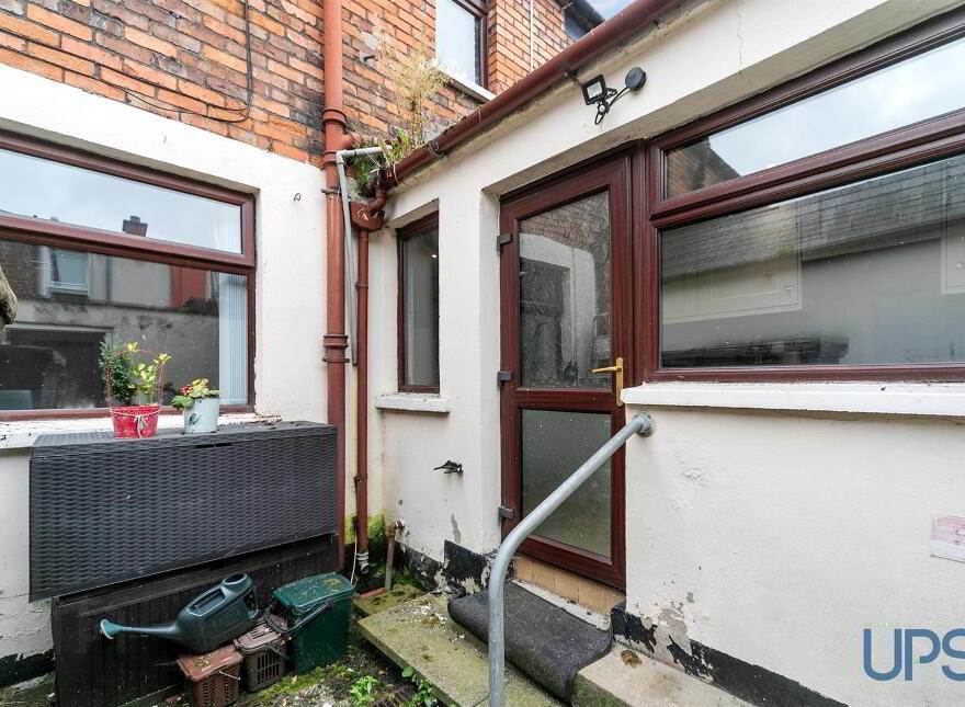 11 Beechmount Drive, Falls Road, Belfast, BT12 7LU