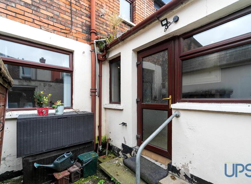 11 Beechmount Drive, Falls Road, Belfast, BT12 7LU