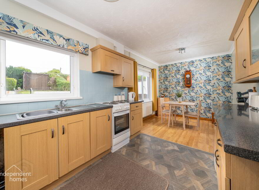 33 Wellington Avenue, Larne, BT40 1EH