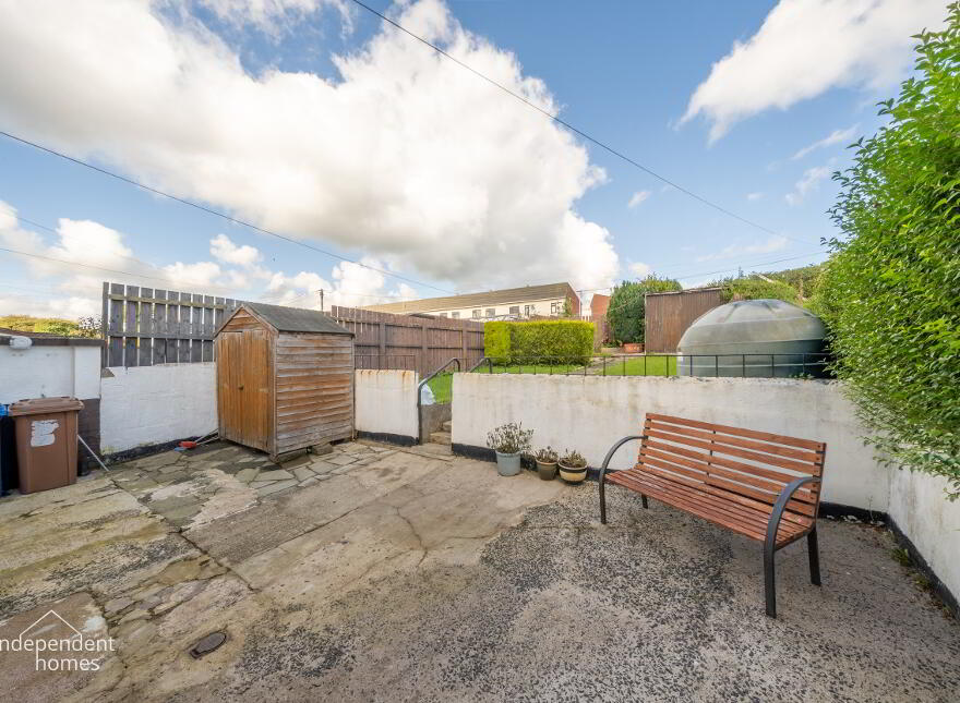 33 Wellington Avenue, Larne, BT40 1EH