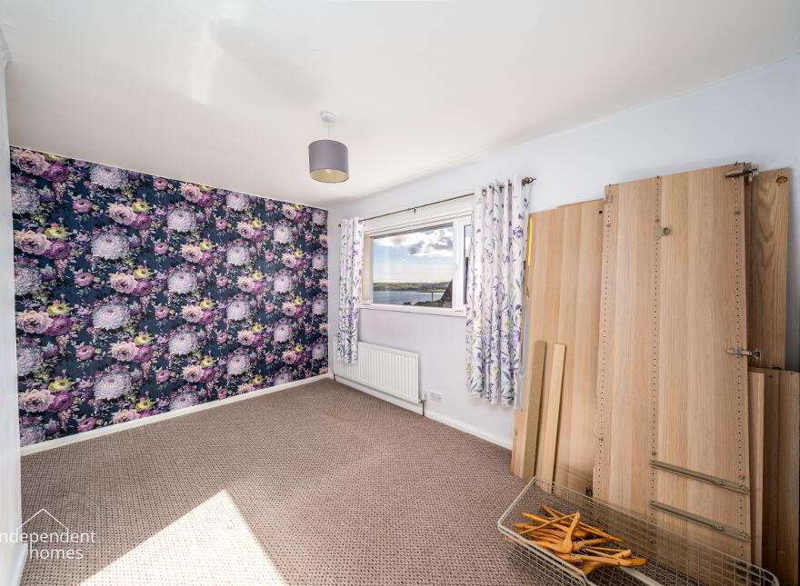 33 Wellington Avenue, Larne, BT40 1EH