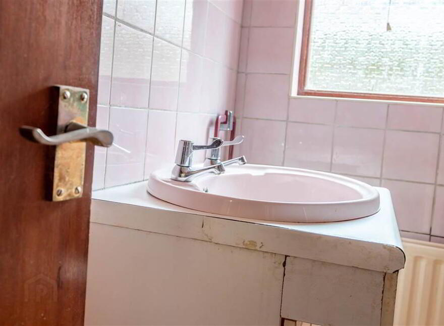 24 Beachlands, Carnlough, BT44 0HN