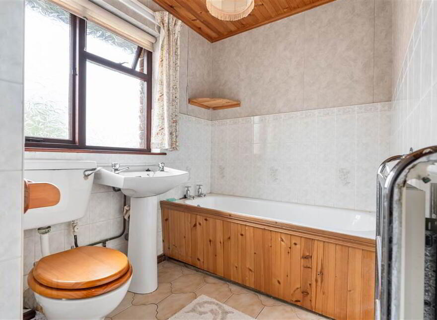 24 Beachlands, Carnlough, BT44 0HN