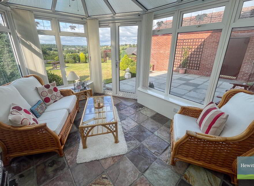 10 Maypole Park, Dromore, BT25 1SH