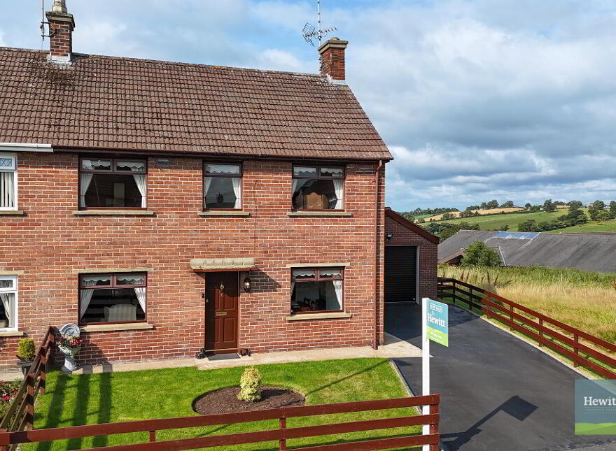 10 Maypole Park, Dromore, BT25 1SH