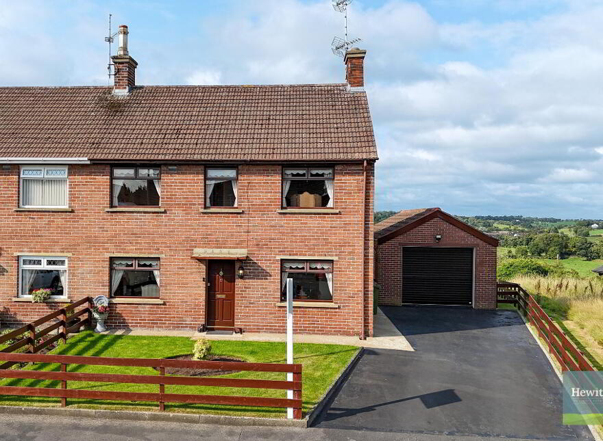 10 Maypole Park, Dromore, BT25 1SH photo