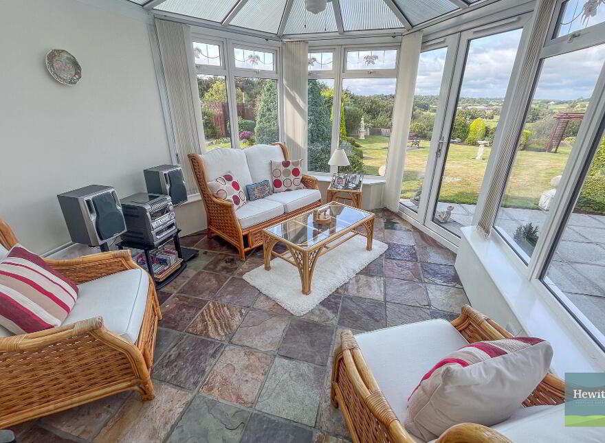 10 Maypole Park, Dromore, BT25 1SH