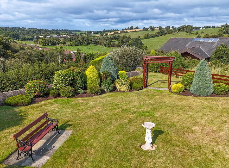10 Maypole Park, Dromore, BT25 1SH