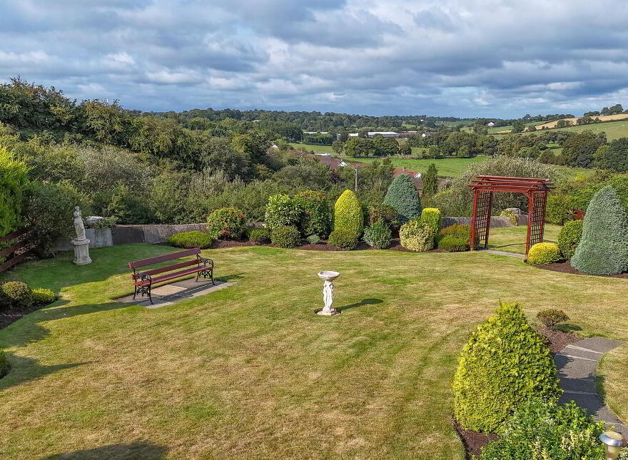 10 Maypole Park, Dromore, BT25 1SH