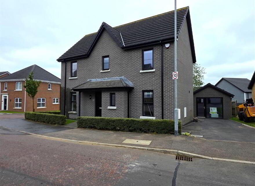 5 Belmont Hall Way, Antrim, BT41 1FA photo