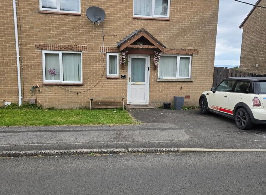 Shackelton Crescent, 100 Ballykelly, Limavady, BT49 9TP photo