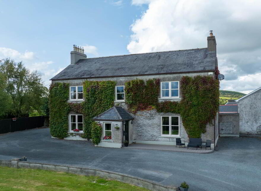 Bruce Hall, Gurteen, Arvagh, H12NR79