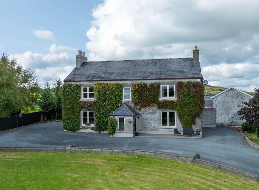 Bruce Hall, Gurteen, Arvagh, H12NR79