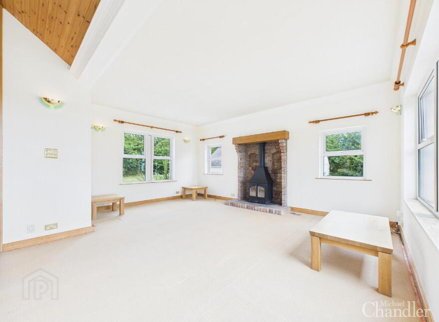 57 Lough Road, Lisburn, BT27 6TS