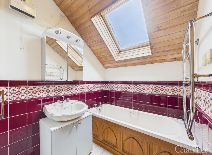 57 Lough Road, Lisburn, BT27 6TS