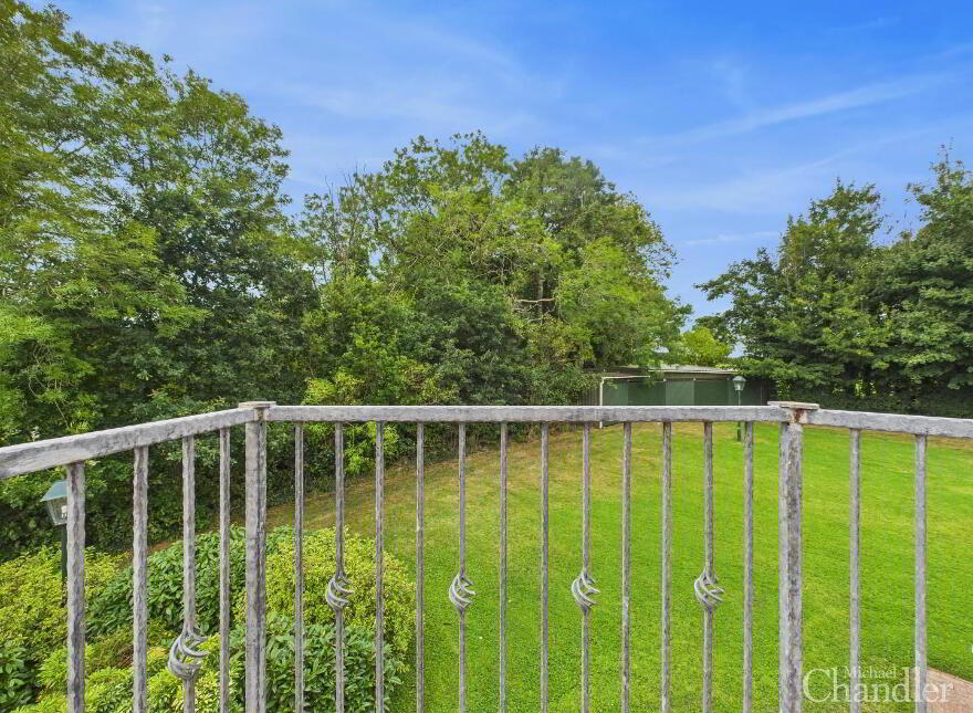 57 Lough Road, Lisburn, BT27 6TS