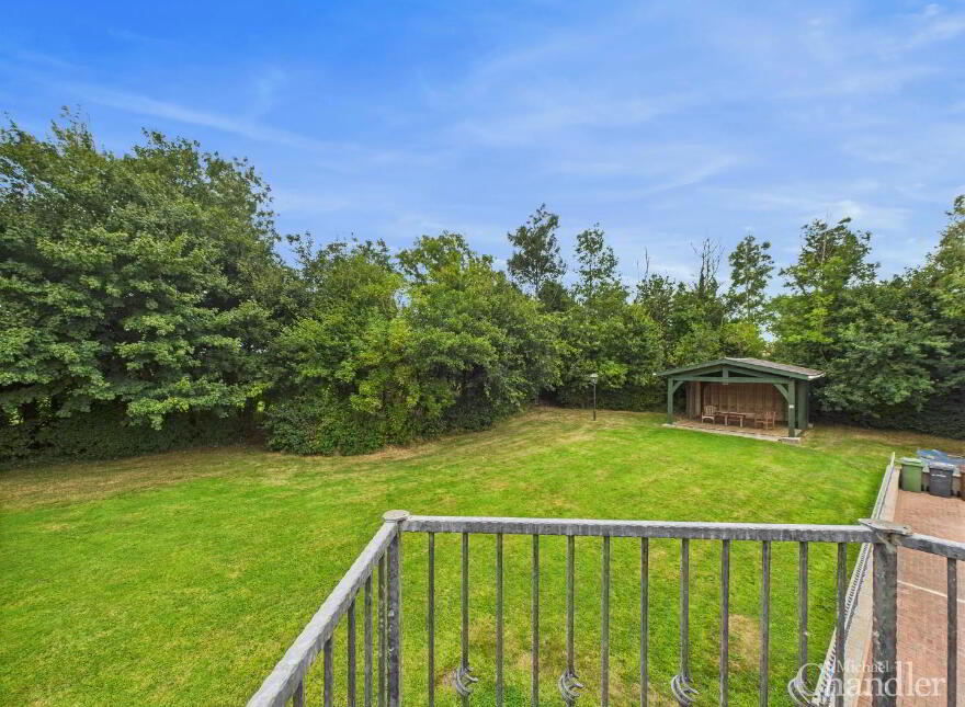 57 Lough Road, Lisburn, BT27 6TS