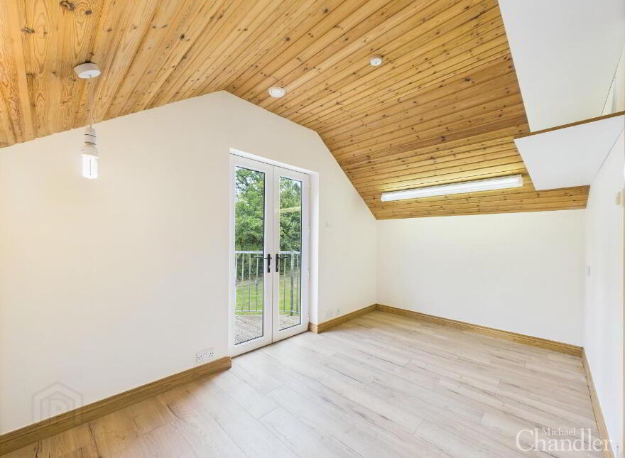 57 Lough Road, Lisburn, BT27 6TS