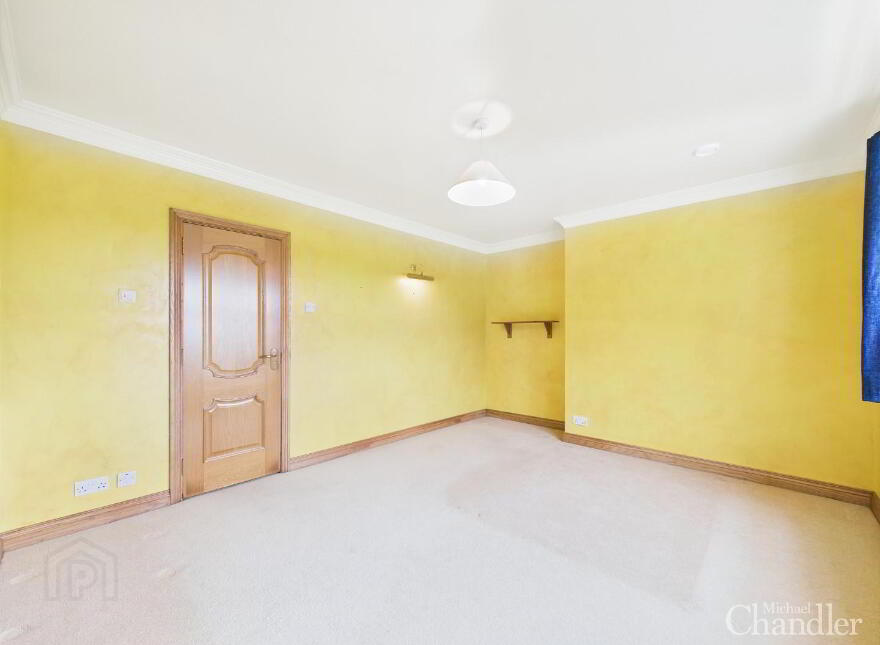 57 Lough Road, Lisburn, BT27 6TS