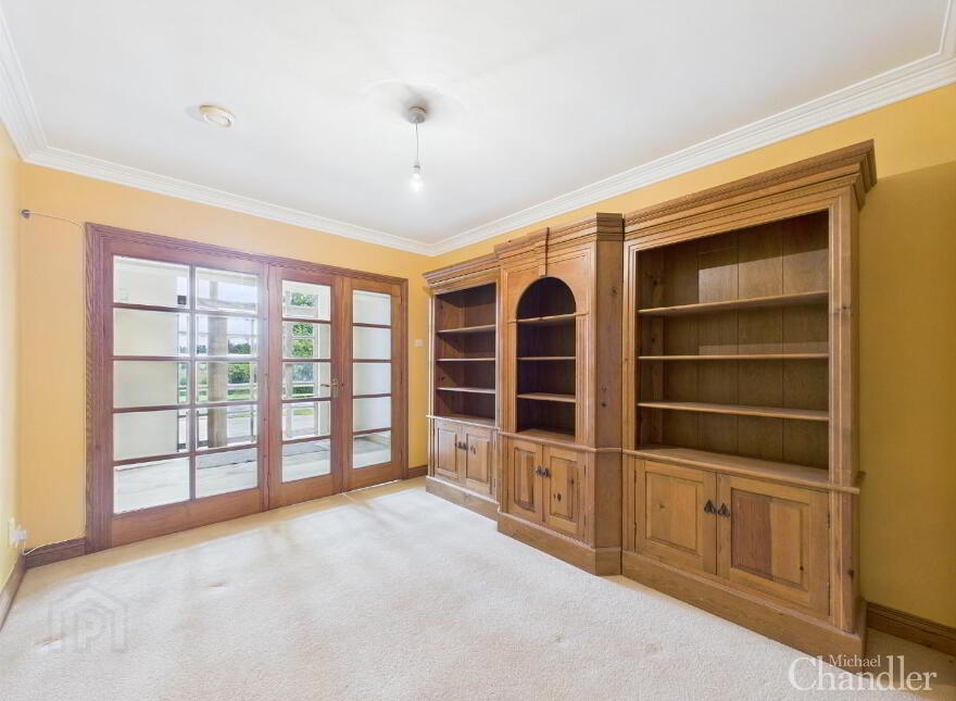 57 Lough Road, Lisburn, BT27 6TS