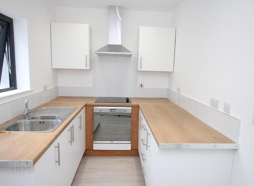 5 Avoniel Parade, Belfast, BT5 4SH