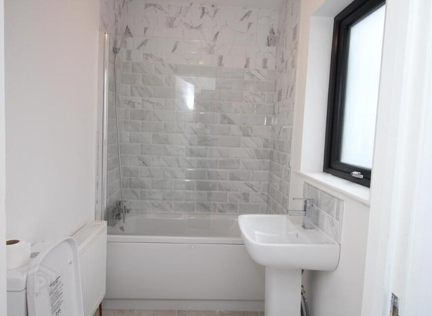 5 Avoniel Parade, Belfast, BT5 4SH
