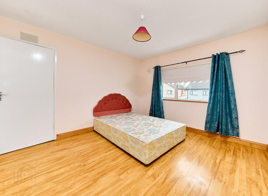 40 Pinebrook, Trim, C15VW58