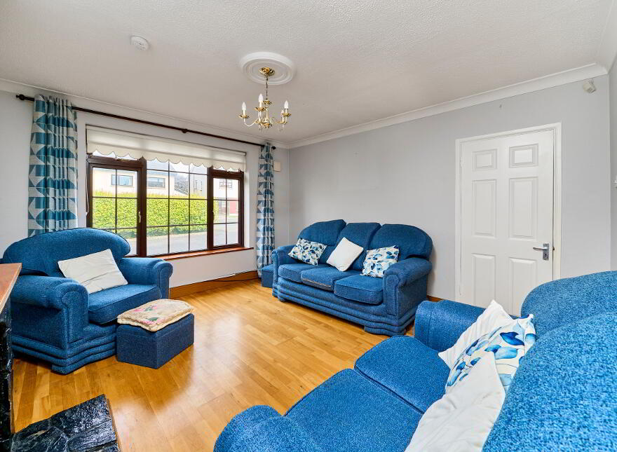 40 Pinebrook, Trim, C15VW58