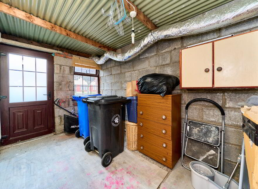 40 Pinebrook, Trim, C15VW58