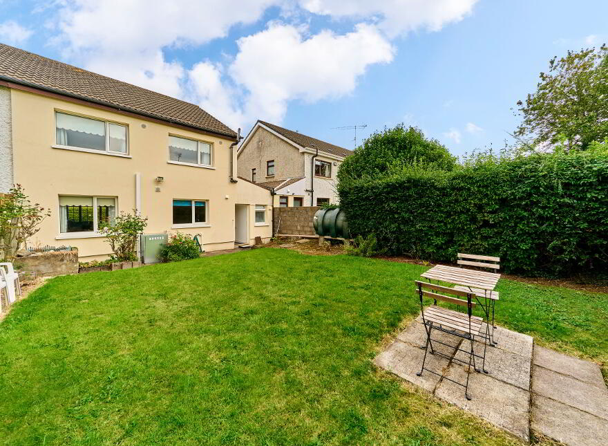 40 Pinebrook, Trim, C15VW58
