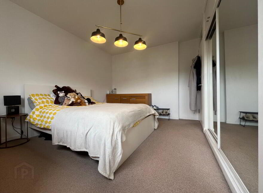 89 Falcon Court, Morningside, Edinburgh, EH10 4AG