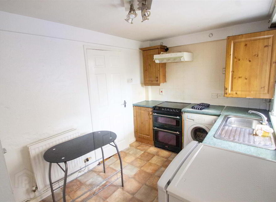 30b Glassmullin Gardens, Andersonstown, Belfast, BT11 8NJ