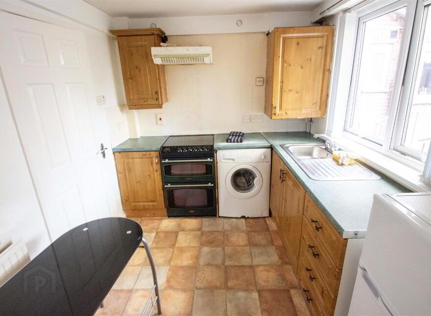 30b Glassmullin Gardens, Andersonstown, Belfast, BT11 8NJ