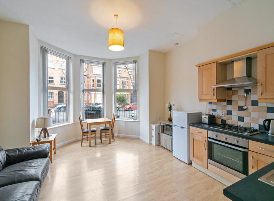 Apt 1, 97 Eglantine Avenue, Belfast, BT9 6EX