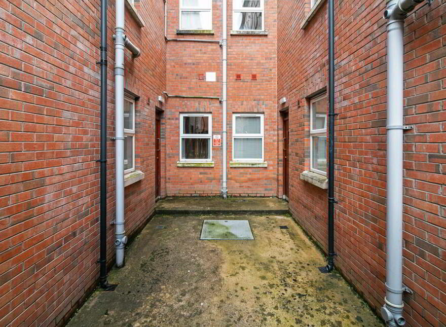 Apt 1, 97 Eglantine Avenue, Belfast, BT9 6EX