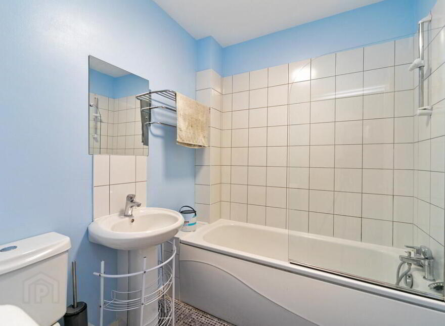 Apt 1, 97 Eglantine Avenue, Belfast, BT9 6EX