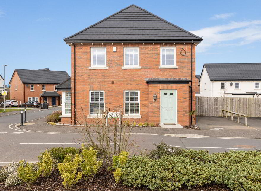 14 Millmount Village Green, Dundonald, Belfast, BT16 1AW