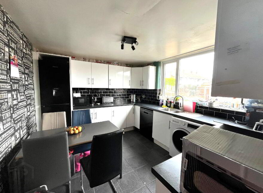 84 Oakwood Road, Carrickfergus, BT38 8EU