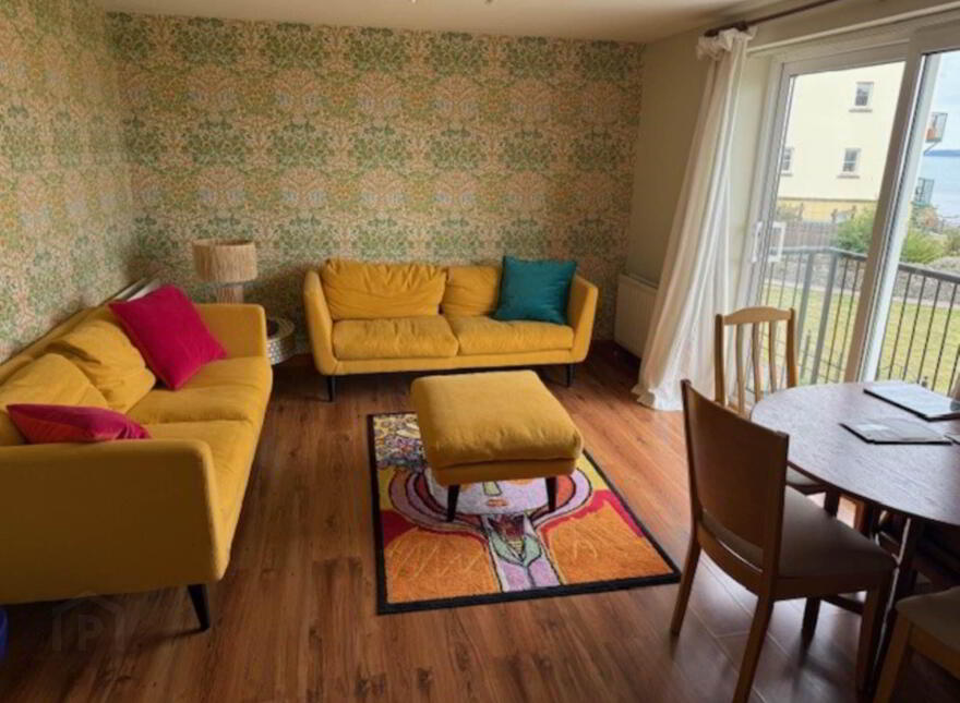25 Castlerocklands, Carrickfergus, BT38 8FY