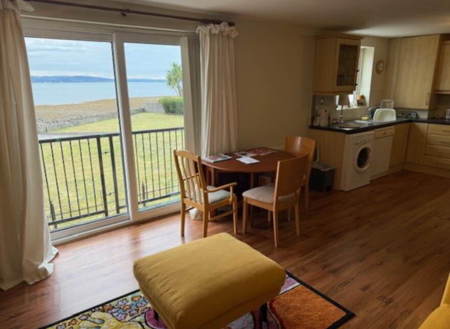 25 Castlerocklands, Carrickfergus, BT38 8FY