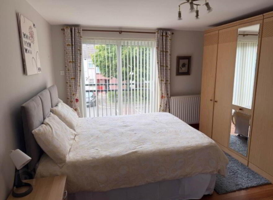 25 Castlerocklands, Carrickfergus, BT38 8FY