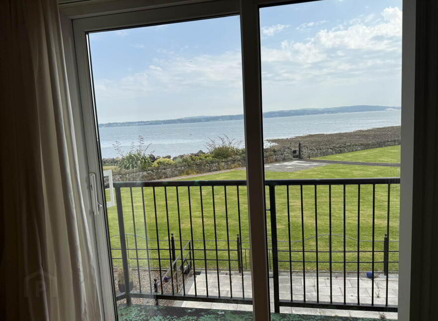 25 Castlerocklands, Carrickfergus, BT38 8FY