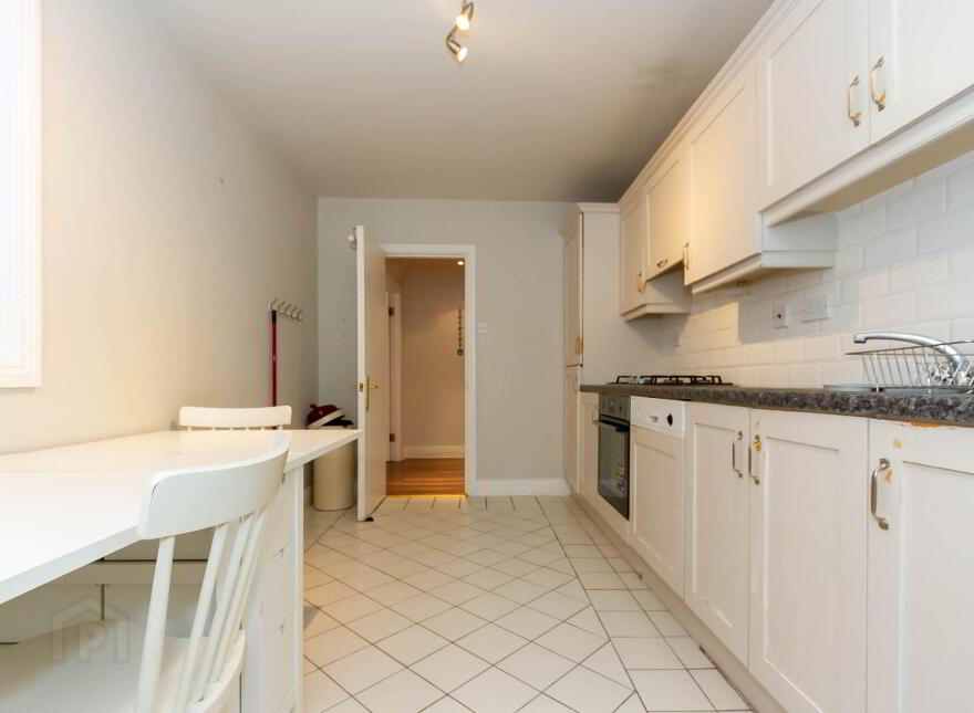 Apartment 25 Radcliff Hall, Saint John`s Road, Sandymount, Dublin, D04EV66