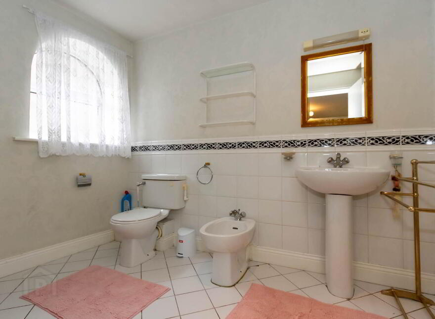 Apartment 25 Radcliff Hall, Saint John`s Road, Sandymount, Dublin, D04EV66